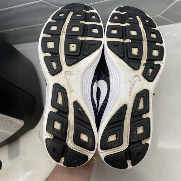 Nike Revolution 3 Size 9 Womens Running Shoe Black White 819303-001 - Picture 6 of 7
